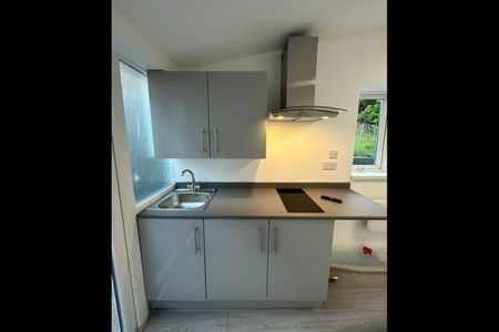 Studio Flat, Valley Road, NG5 - Photo 3