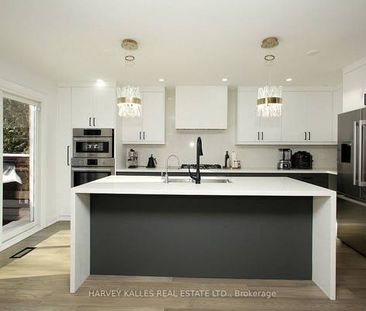 Specious Fully Renovated 4Bedroom House In Aurora! - Photo 2