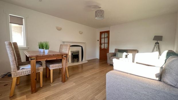 3 bedroom flat to rent - Photo 1