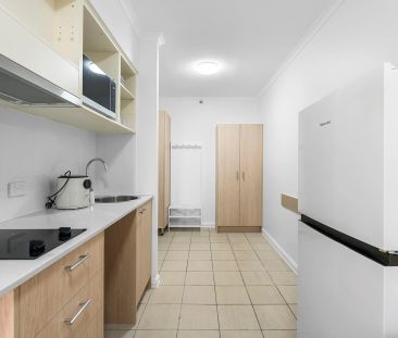 Stylish Studio in the Heart of Kangaroo Point - Photo 2