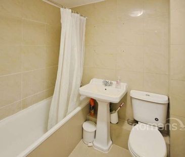 Walpole Road, Slough, Berkshire, SL1 - Photo 3