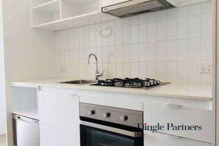 Light-Filled 1-Bedroom Apartment in Prime Box Hill Location - Photo 4