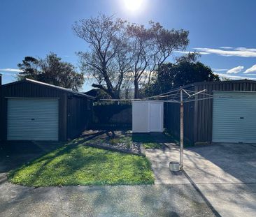 Sunny, renovated 3 double bedroom house. - Photo 4