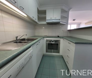 Location Perfect - 2 bedroom apartment - Photo 5