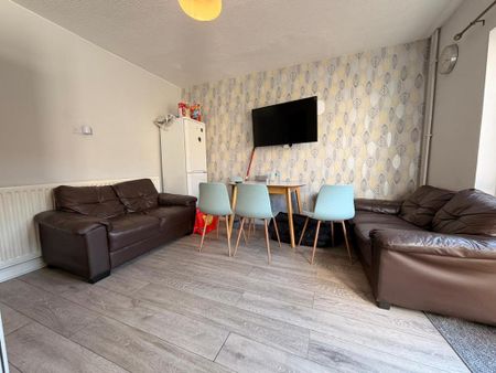 1 bedroom townhouse to rent - Photo 2