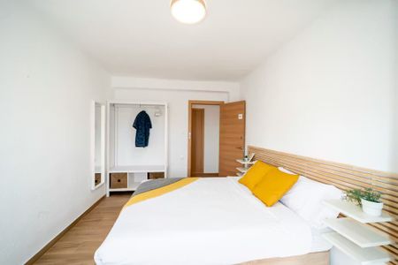 Avinguda del Primat Reig, Valencia, Valencian Community 46010 - Photo 4