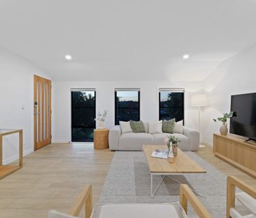 4 Lee Court, Everton Hills QLD 4053 - House For Rent | Domain - Photo 2