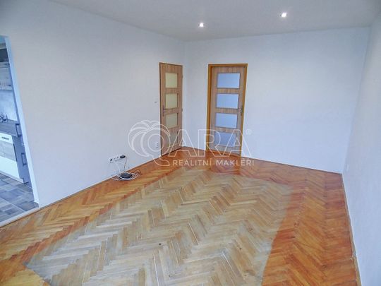 Pronájem bytu 2+1 55 m² - Photo 1