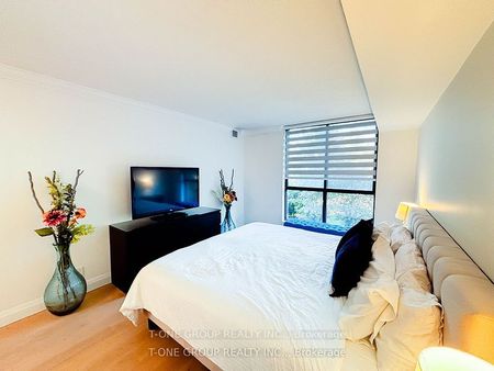 8 Silverbell Grove #206 - Photo 4