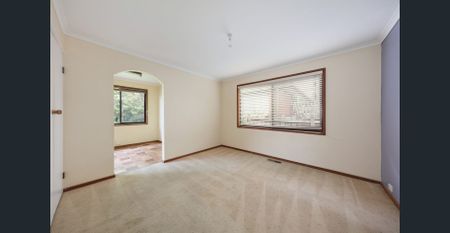 Charming Family Home - Photo 3