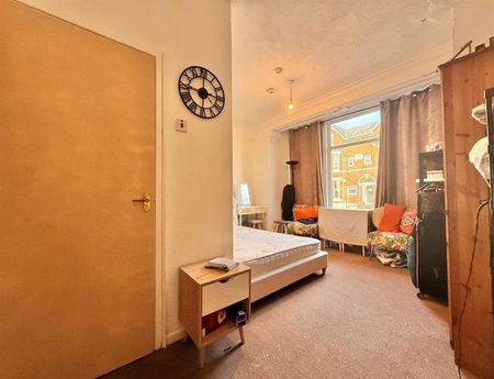1 Bedroom Apartment To Let - Photo 3