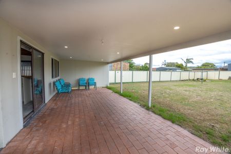 3 BEDROOM COTTAGE WITH SPACIOUS YARD!! - Photo 5