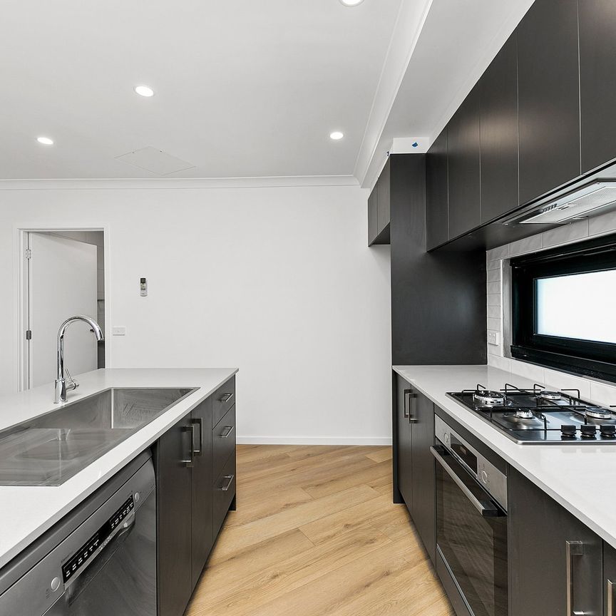 9/2 Howard Court, Clayton - Photo 1