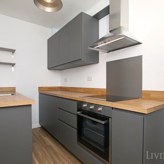 3 bedroom terraced house to rent - Photo 1