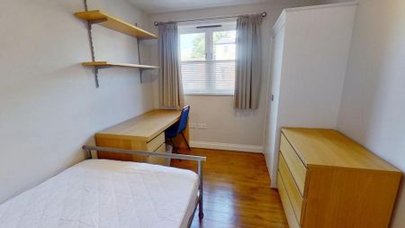 6 bedroom house to rent - Photo 2