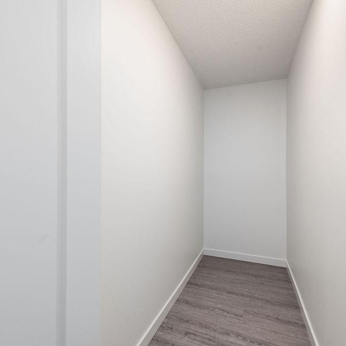 1 Bedroom + Den - Photo 1