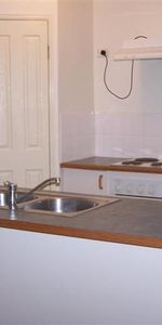 EASY LIVING STARTS HERE - COMFORT AND CONVENIENCE AT 84B BOLES STREET - Photo 3