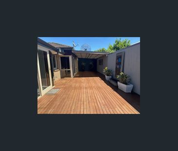 Modern Family Home in Prime Location - Photo 5