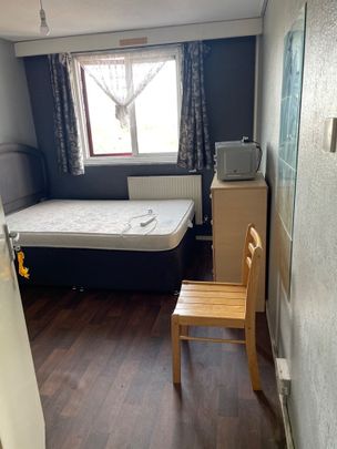 Room in a Shared Flat, Adams Road, N17 - Photo 1