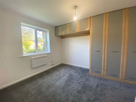 1 Bedroom - Swan Way, Church Crookham - Photo 2