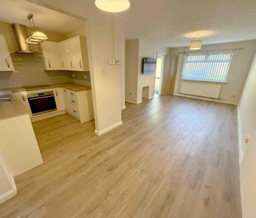2 bedroom end of terrace house to rent - Photo 2