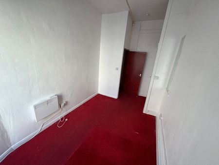 2 Bed Flat, Western Road, BN3 - Photo 2