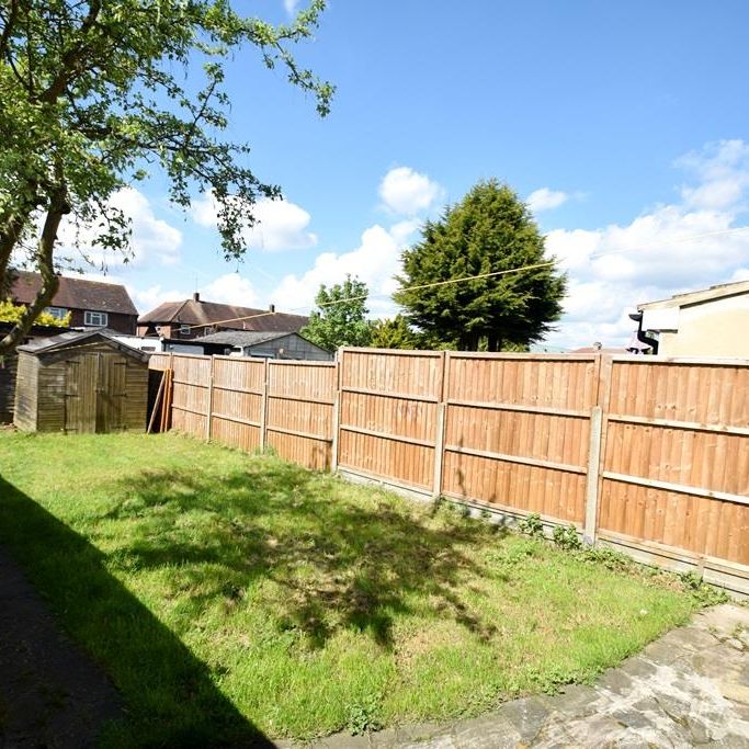 3 bedroom house - end terrace - Photo 1