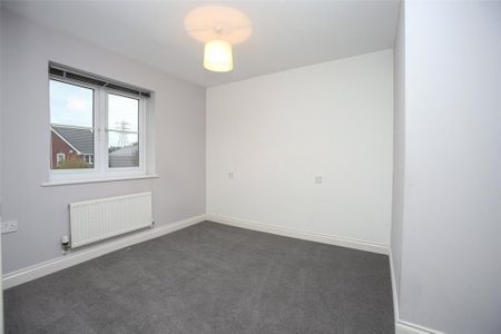 4 bedroom detached house to rent - Photo 3