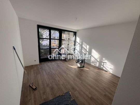 Erstbezug nach Renovierung – Stilvolle Doppelhaushälfte in Krailling - Photo 1