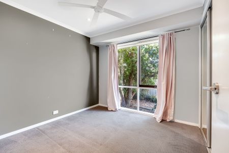 BEAUTIFUL FAMILY HOME WITH A DECK!! - Photo 5