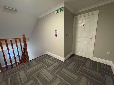 Broadview Court, Rochdale, OL16 - Photo 5