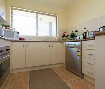 1/22 Mulqueeny Street, Wodonga VIC 3690 - Townhouse For Rent | Domain - Photo 3