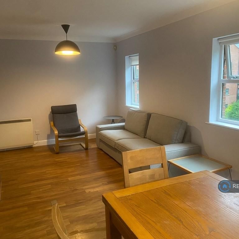 3 bedroom flat to rent - Photo 1