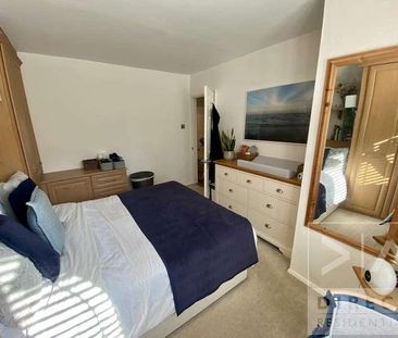 Rosebank, Epsom, KT18 - Photo 6