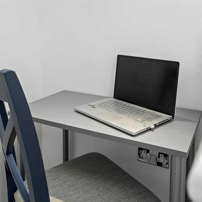 Studio to rent - Photo 1