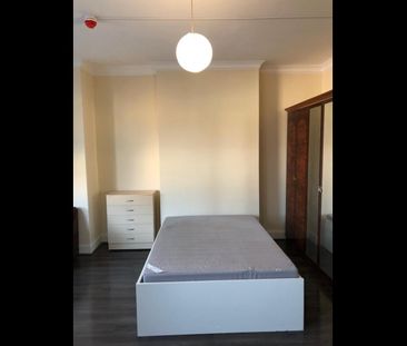 Room in a Shared House, London, N8 - Photo 5