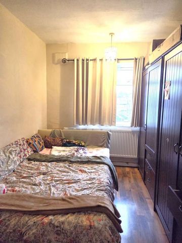 Alexandra Avenue, HA2 - Photo 3