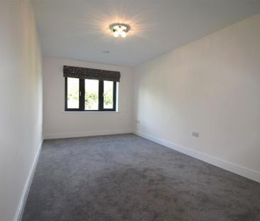 Institute Road - Photo 1