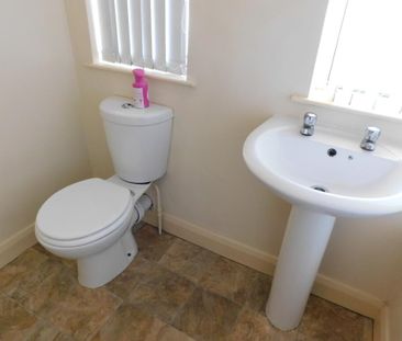 6 Starrs Crescent, Omagh, BT78 1LY - Photo 3