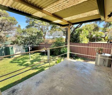 19 Brockamin Drive, South Penrith, NSW 2750 - Photo 4