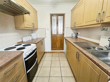 3 bedroom terraced house to rent - Photo 3