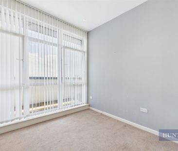 2 bedroom Flat To Let - Photo 4