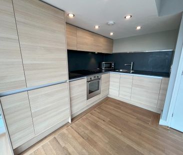 2 bedroom penthouse to rent - Photo 6