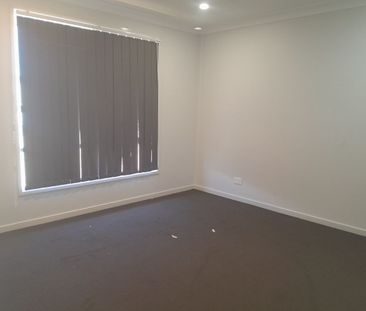 Great 4 Bedroom Home In Westdale - Photo 5