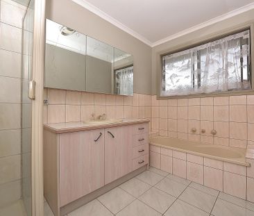 2/4 Rolls Court, Glen Waverley - Photo 6