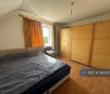 4 bedroom semi-detached house to rent - Photo 4