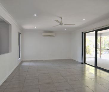 :: MODERN FIVE BEDROOM HOME IN HILLCLOSE ESTATE - Photo 1