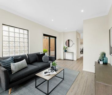 Stylish Three-Bedroom Townhouse in Prime Boronia Location - Photo 6