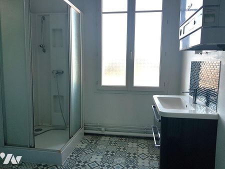 COUTANCES, centre ville - Photo 3