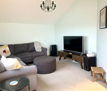 Mount Pleasant, 3 bedrooms - Photo 2